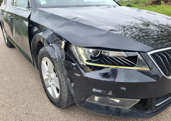 Skoda Superb cena 31500 przebieg: 259500, rok produkcji 2016 z Augustów małe 497